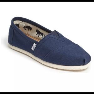 Women’s Navy Toms shoes Size 12